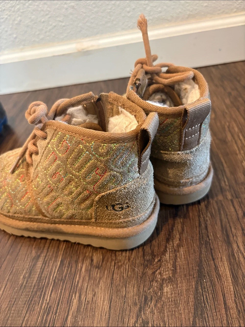 UGG Kids Tan Glitter Pattern Lace-Up Zip Boots
